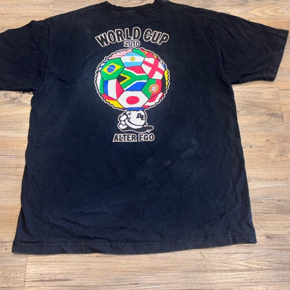 World Cup 2010 Soccer Graphic Tee Alter Ego Black Vintage Style Shirt Size Large - Picture 8 of 13